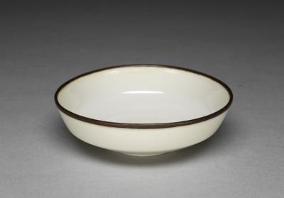 图片[2]-White dish, Ming dynasty (1368-1644)-China Archive